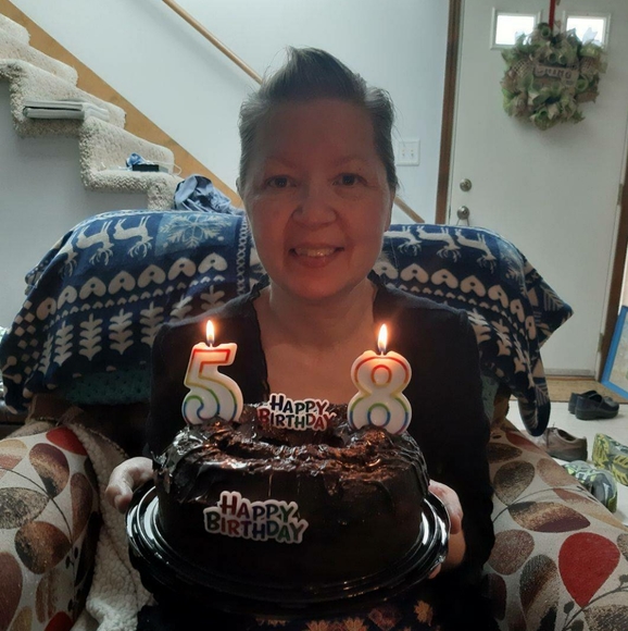 Meet your Posher, Janet - Picture 2 of 8